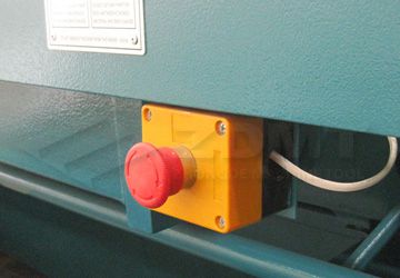 急停開關2.jpg 急停開關2.jpg